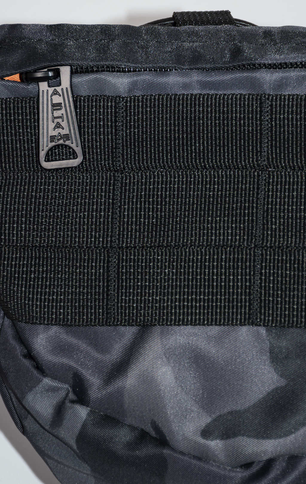 Сумка поясная ALPHA INDUSTRIES TACTICAL WAIST BAG black camo 