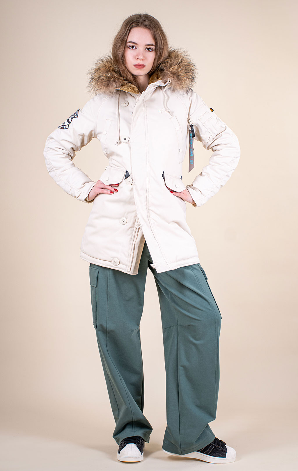 Женская аляска ALPHA INDUSTRIES EXPLORER натур. мех white off 