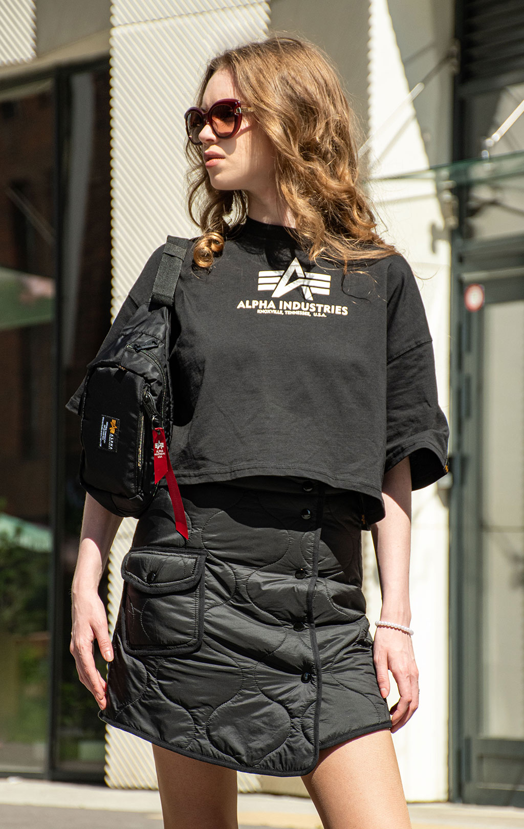 Женская футболка-кроп ALPHA INDUSTRIES BASIC T CROPPED PP black 