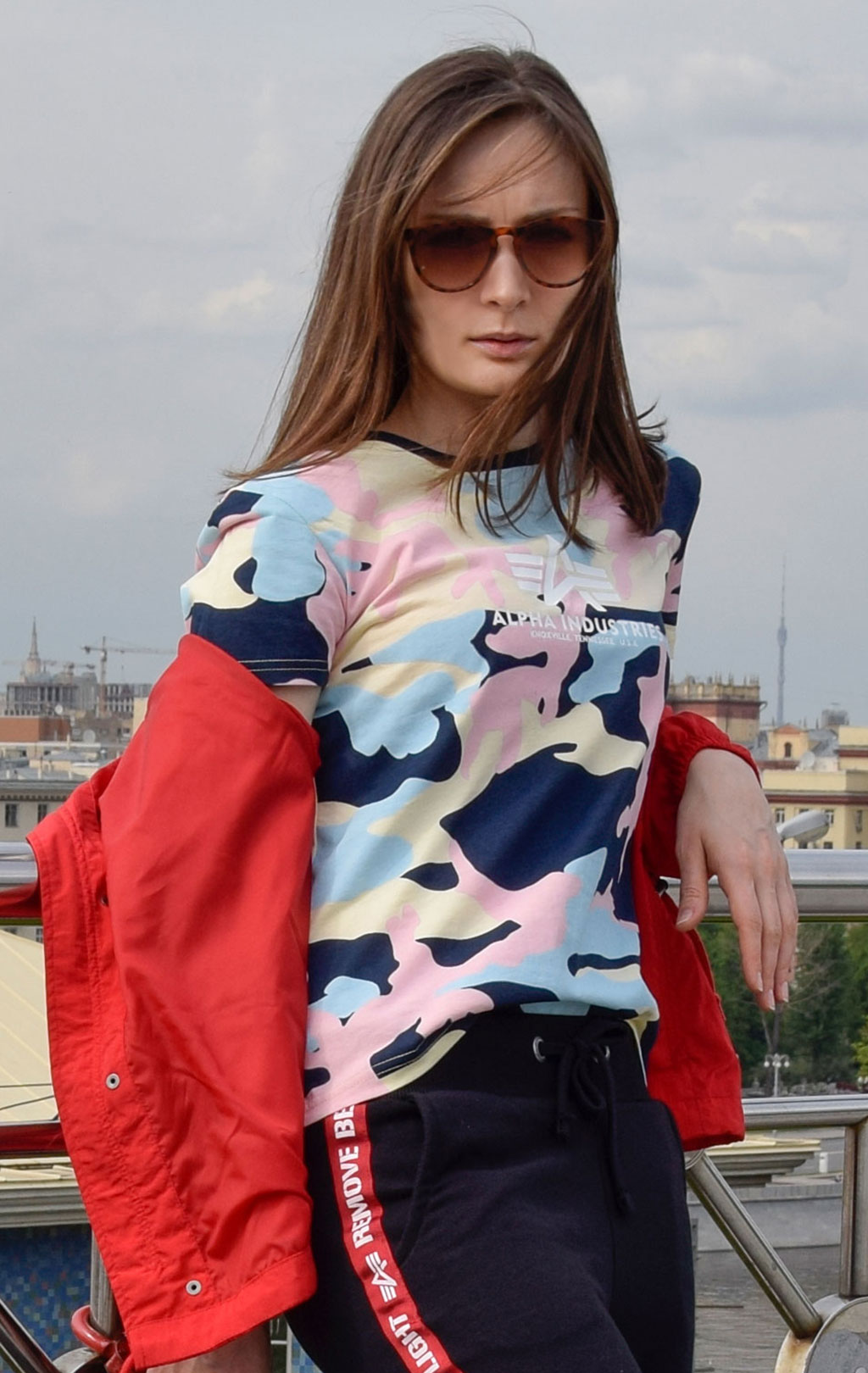 Женская футболка ALPHA INDUSTRIES NEW CAMO BASIC T navy pink camo 