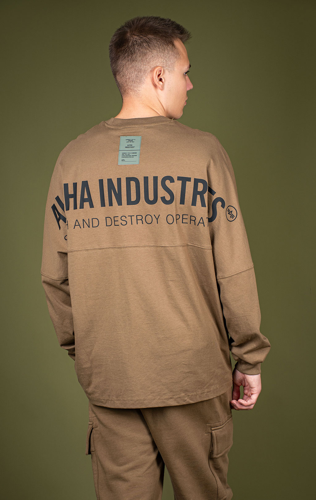 Лонгслив ALPHA INDUSTRIES UNFRM LS GRAPHIC TEE FW 25/26 tan M001150 