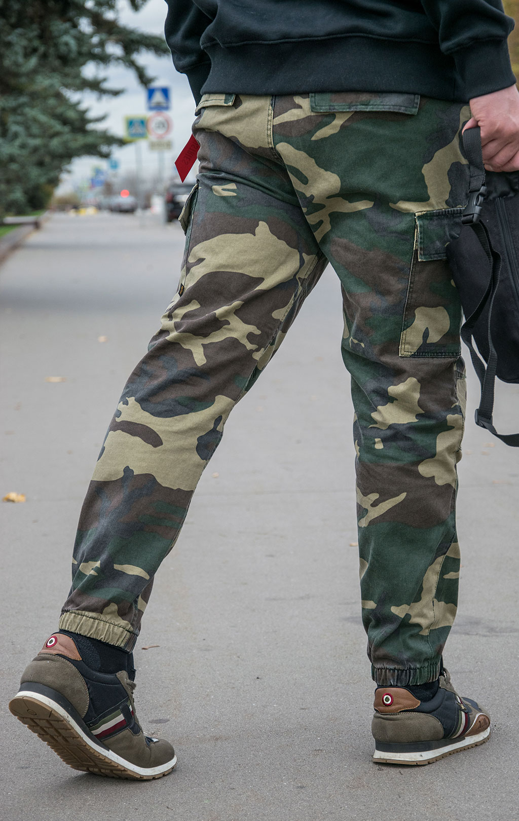 Брюки джоггеры ALPHA INDUSTRIES COTTON JOGGER camo woodland 