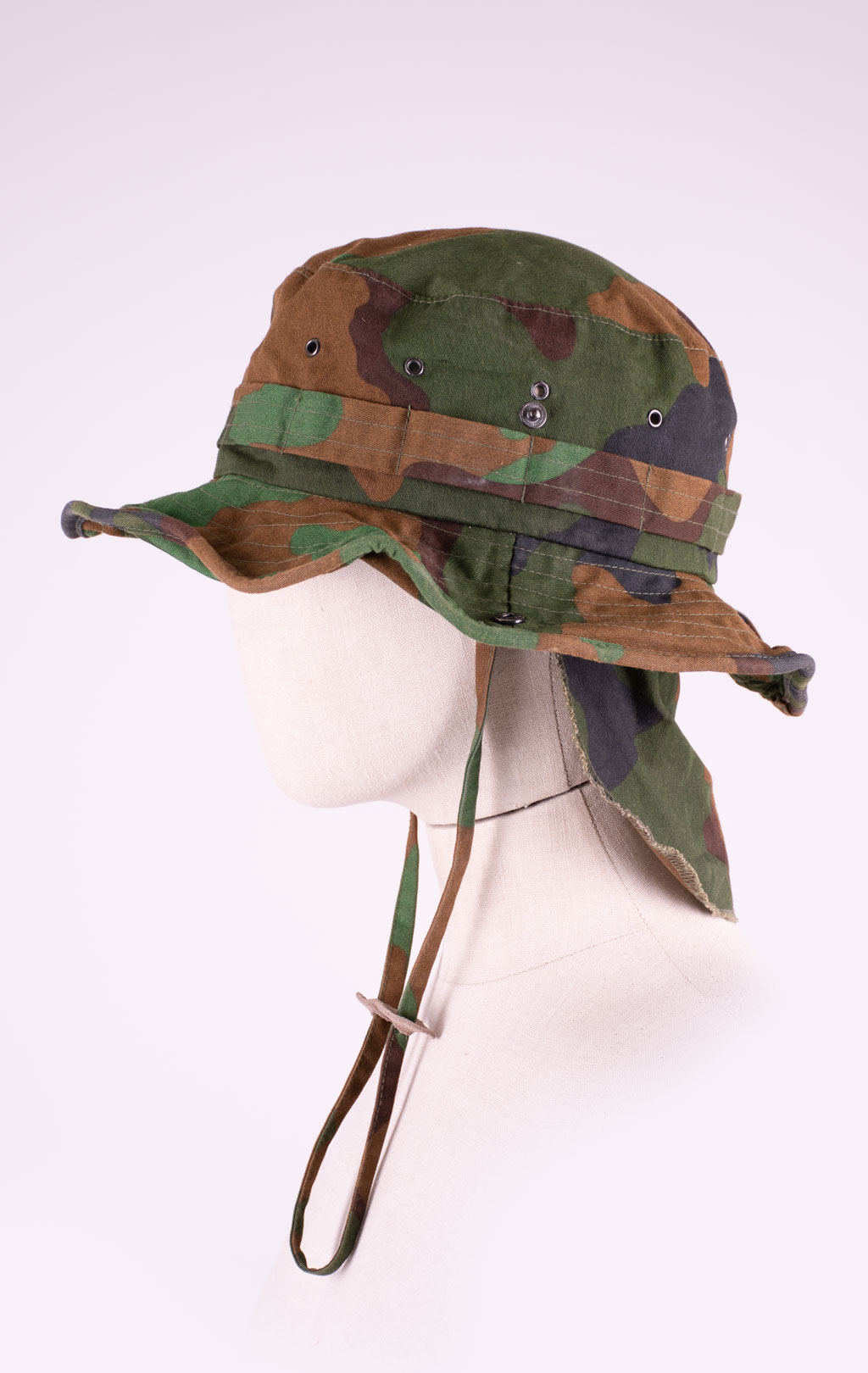 Панама с защитой шеи и каркасом jungle camo б/у Голландия