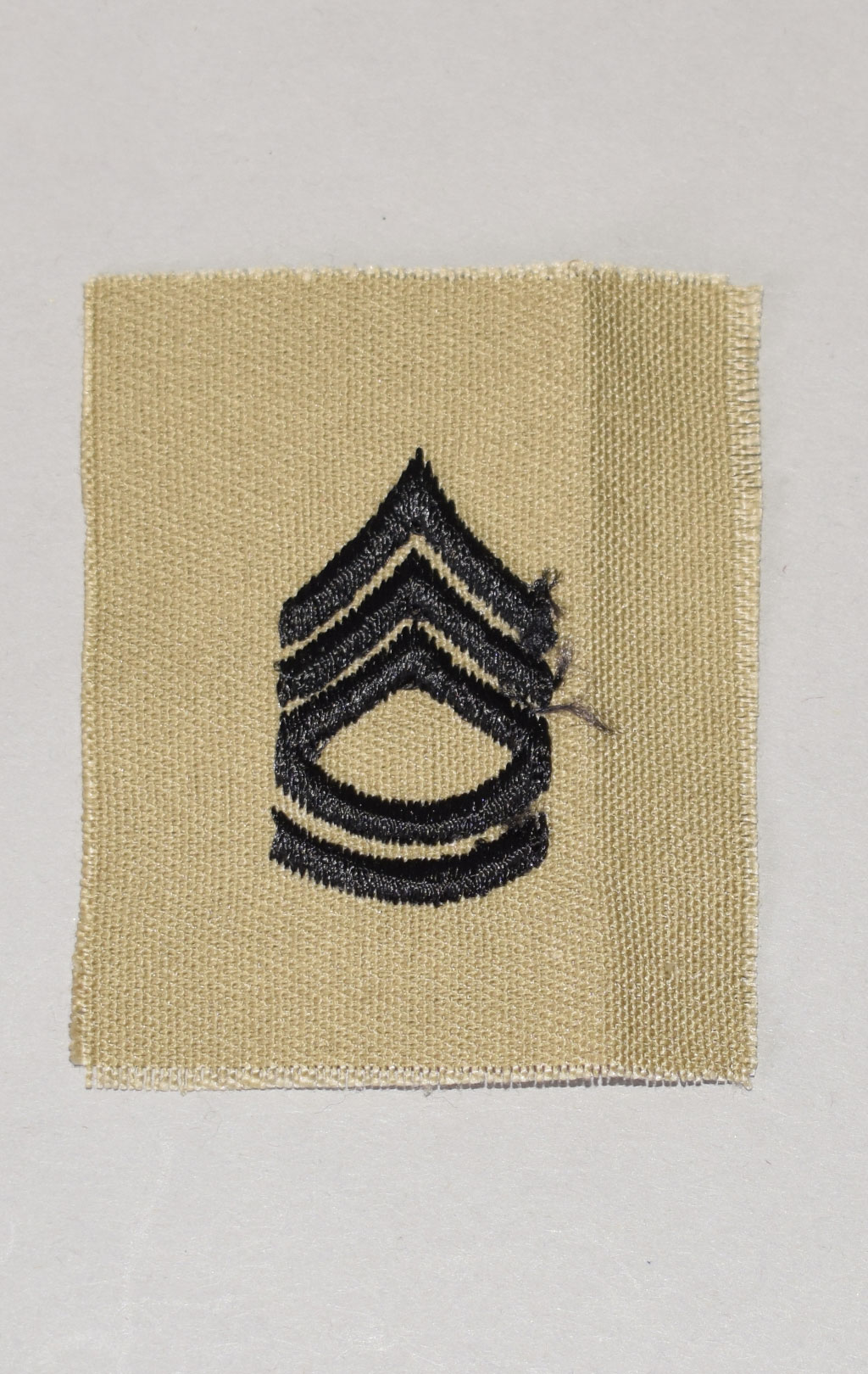 Нашивка петличн. ARMY SERGEANT 1st CL khaki #1019 США