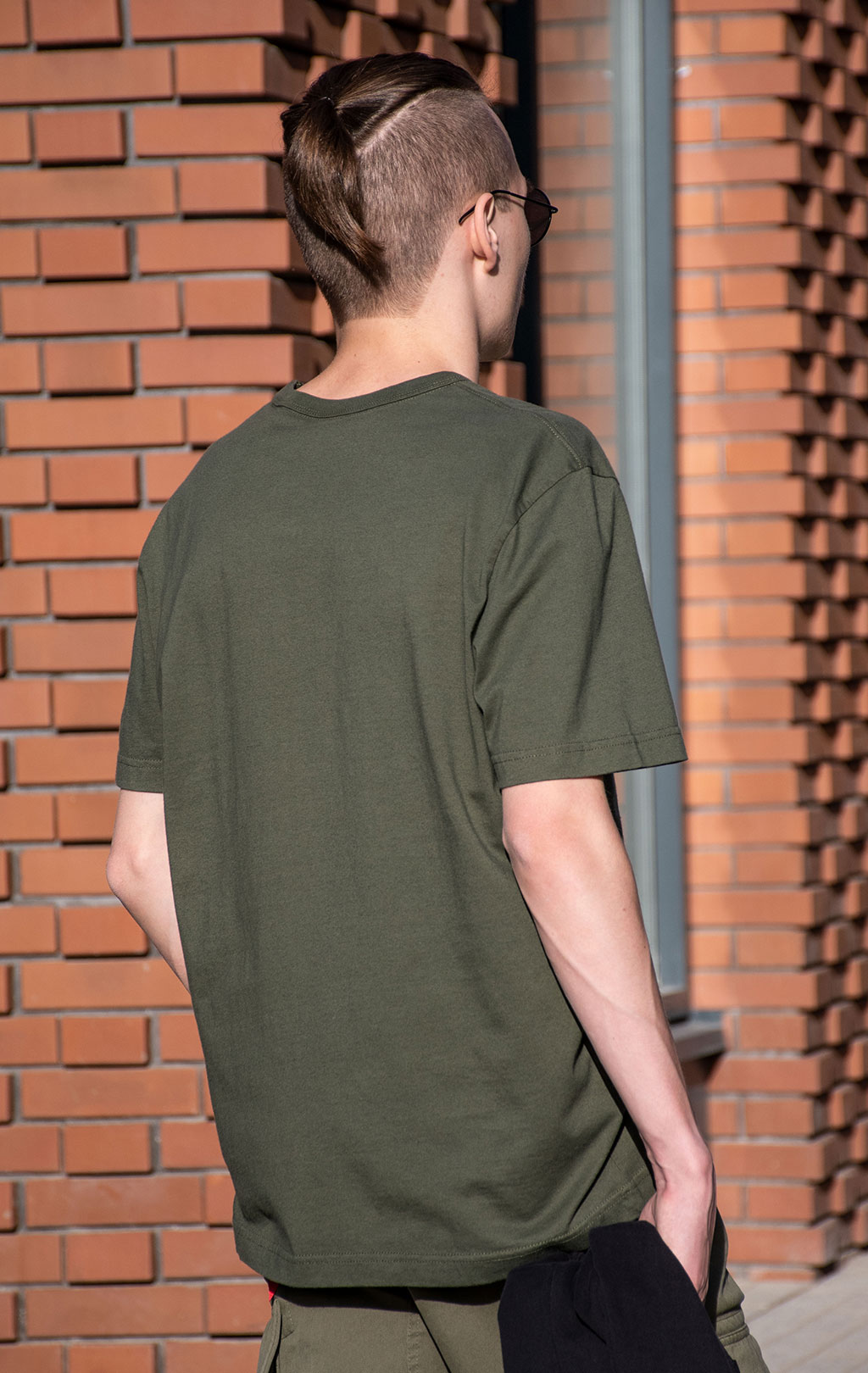 Футболка ALPHA INDUSTRIES ALPHA BADGE TEE SS 24 olive 