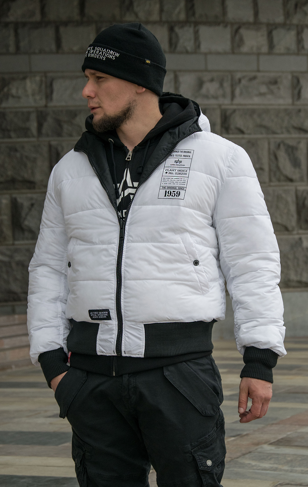 Куртка ALPHA INDUSTRIES HOODED PUFFER FD REV. black/white 