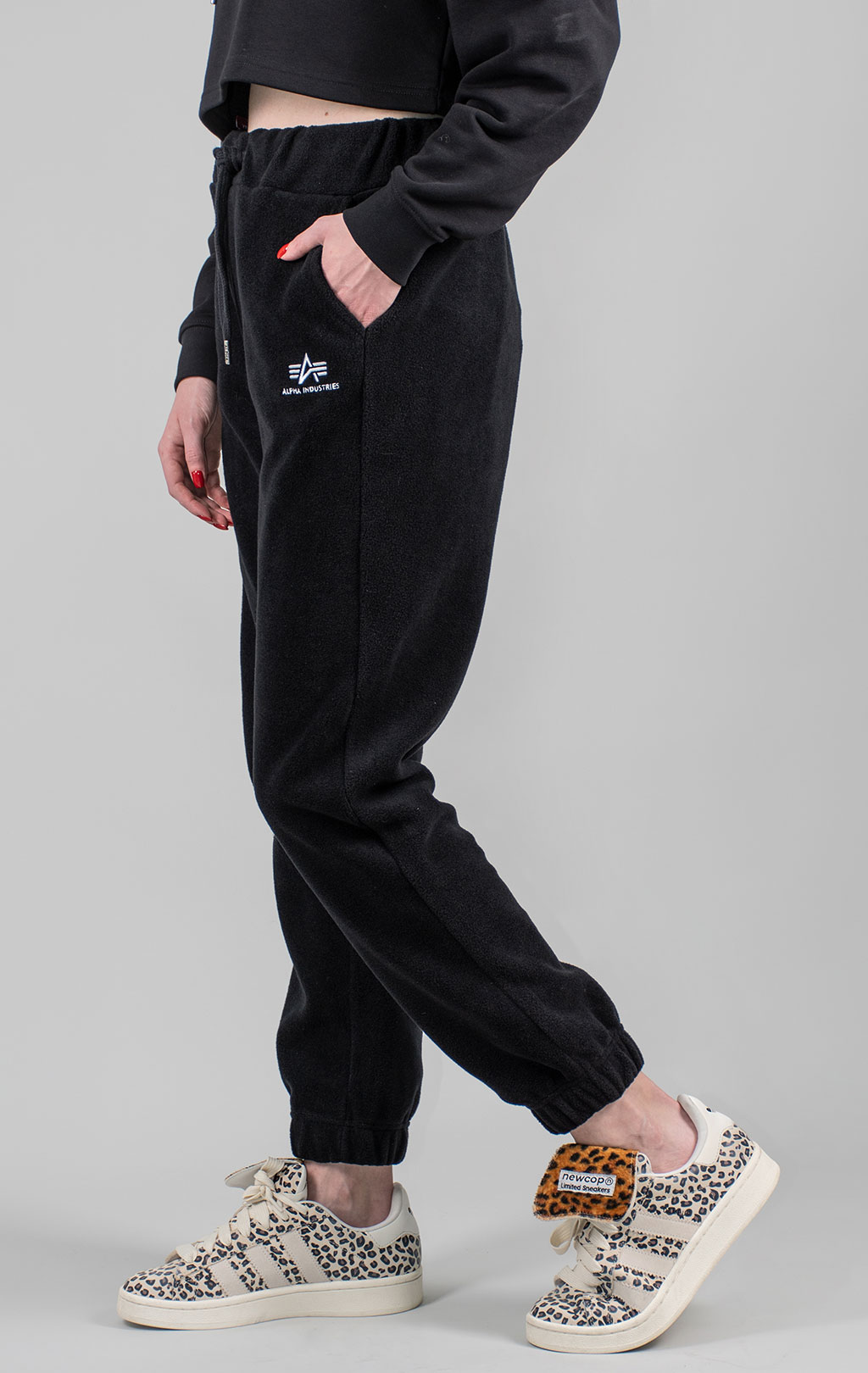 Женские брюки спортивные джоггеры ALPHA INDUSTRIES BASIC JOGGER POLAR FLEECE black 