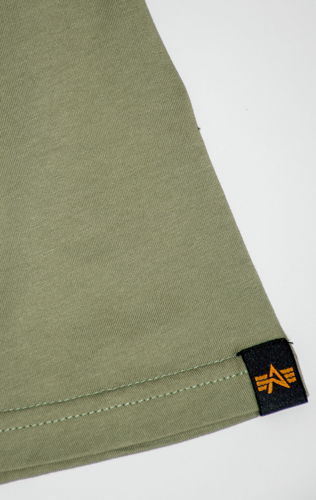 Футболка ALPHA INDUSTRIES BASIC T SMALL LOGO olive 