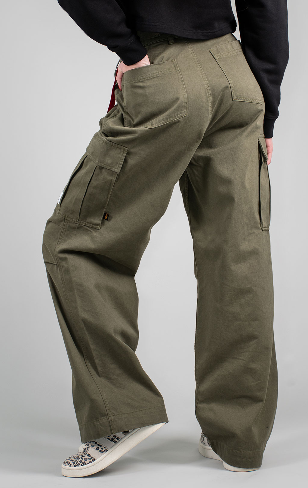 Женские брюки-карго парашюты ALPHA INDUSTRIES M-65 PANT плотные FW 24/25 OG-107 green 