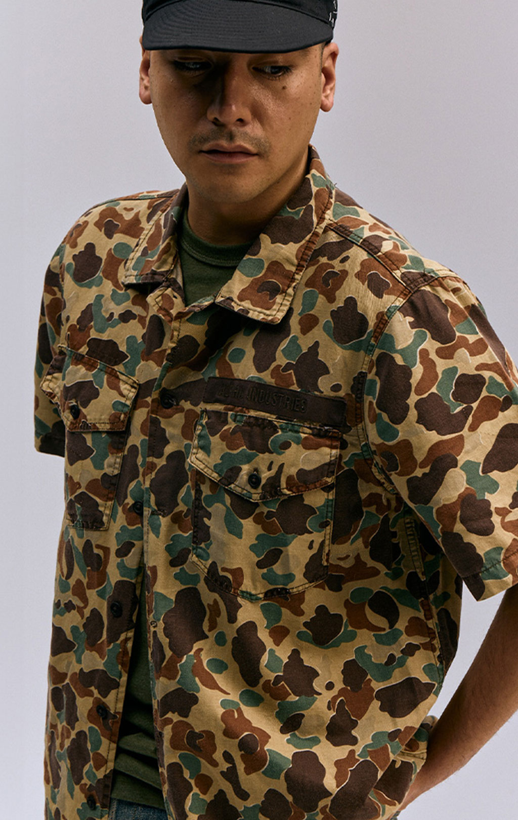 Ветровка-рубашка ALPHA INDUSTRIES SHORT SLEEVE WASHED FATIGUE SHIRT JACKET SS 24 m green frogskin camo 