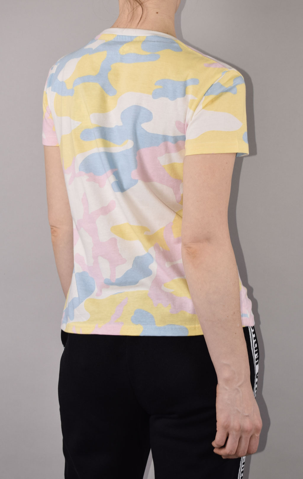 Женская футболка ALPHA INDUSTRIES NEW CAMO BASIC T yellow pink camo 