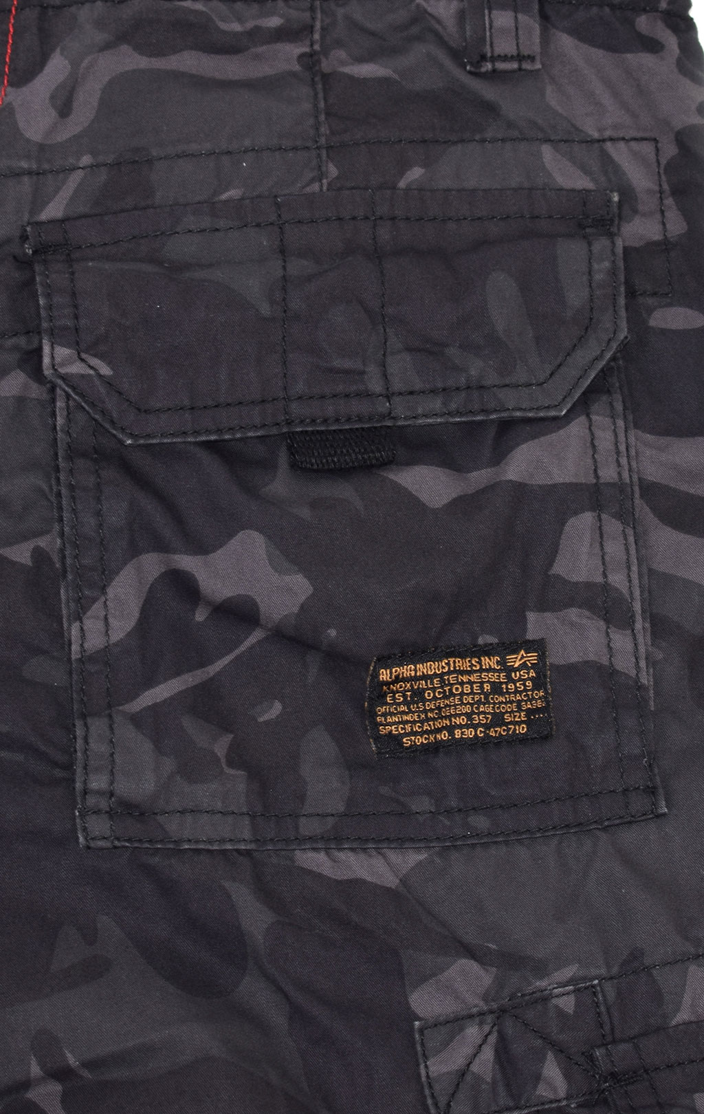 Шорты ALPHA INDUSTRIES JET black camo 