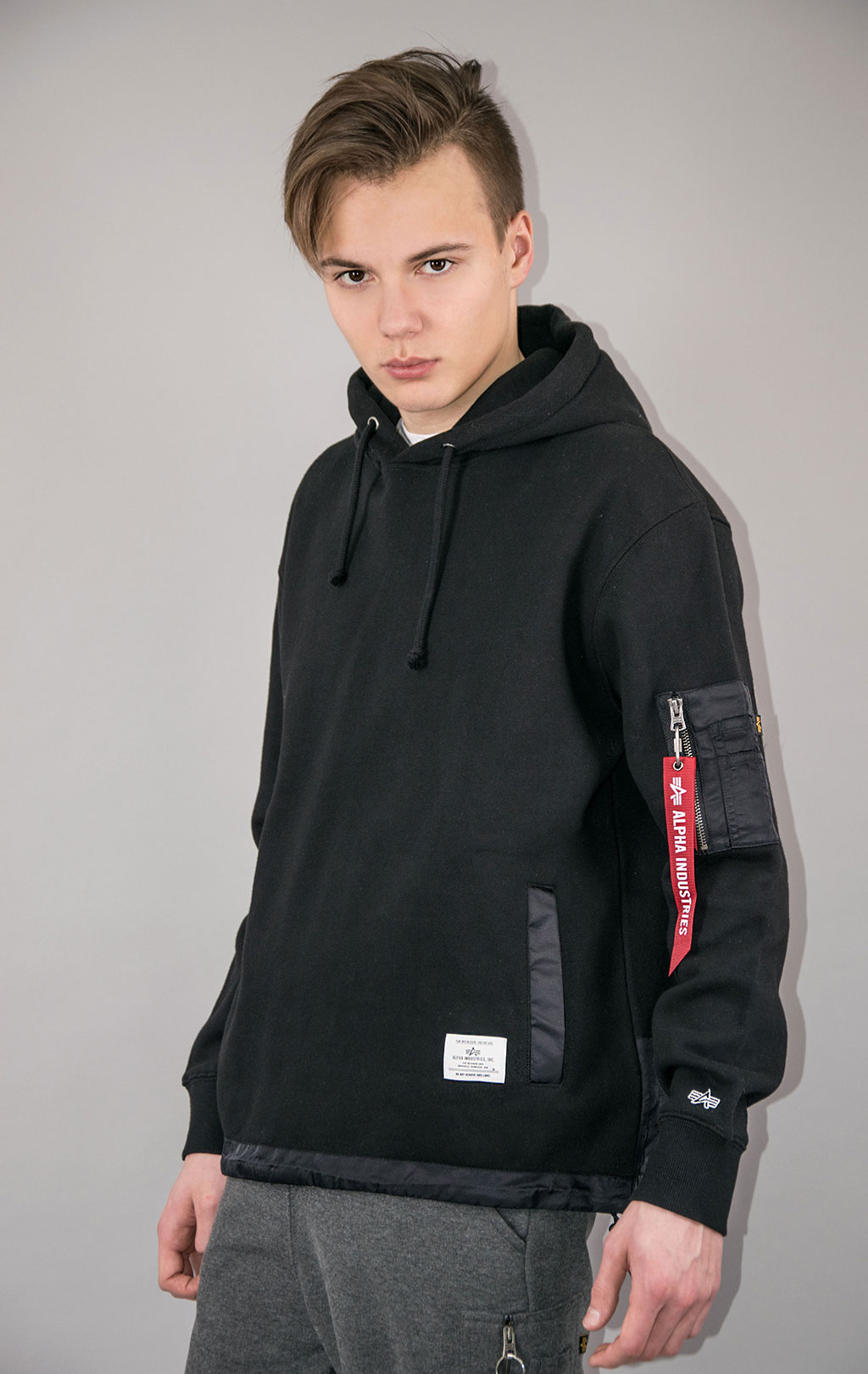 Толстовка ALPHA INDUSTRIES NYLON UTILITY HOODIE FW 21/22 black 