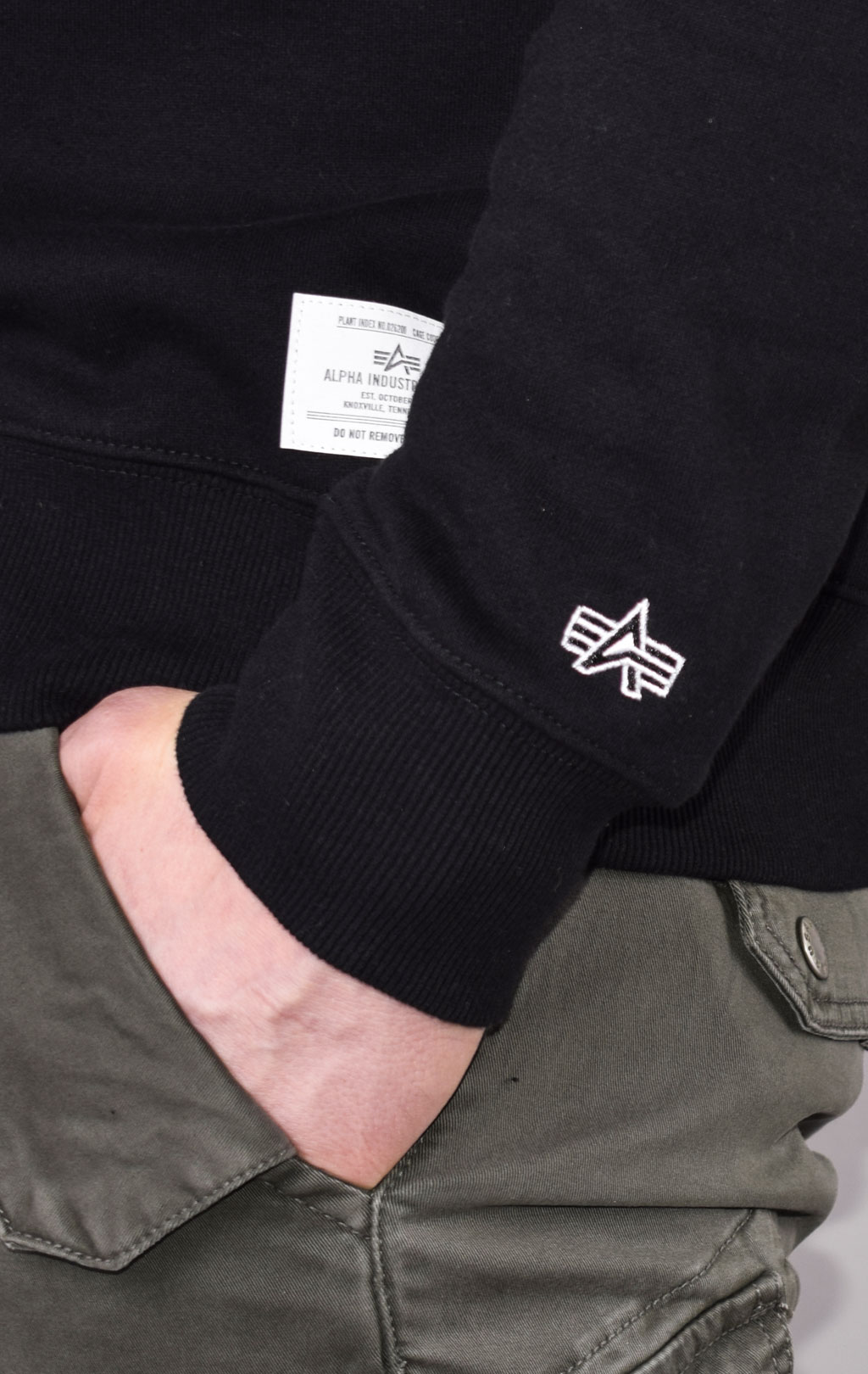 Свитшот ALPHA INDUSTRIES NASA COLUMBIA CREWNECK FW 21/22 black 