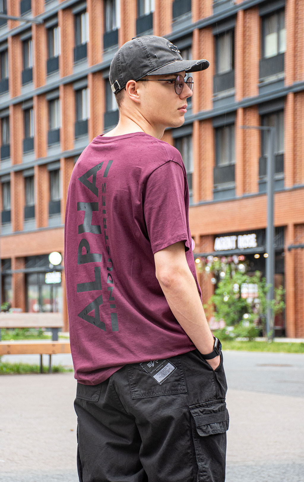 Футболка ALPHA INDUSTRIES BACKPRINT T dark cherry 