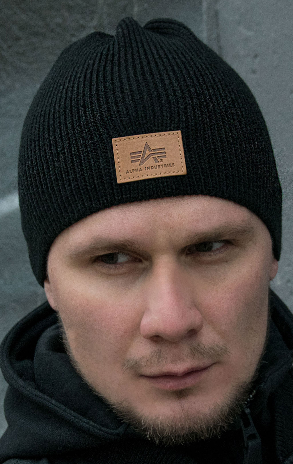 Шапка ALPHA INDUSTRIES KNIT BEANIE black 