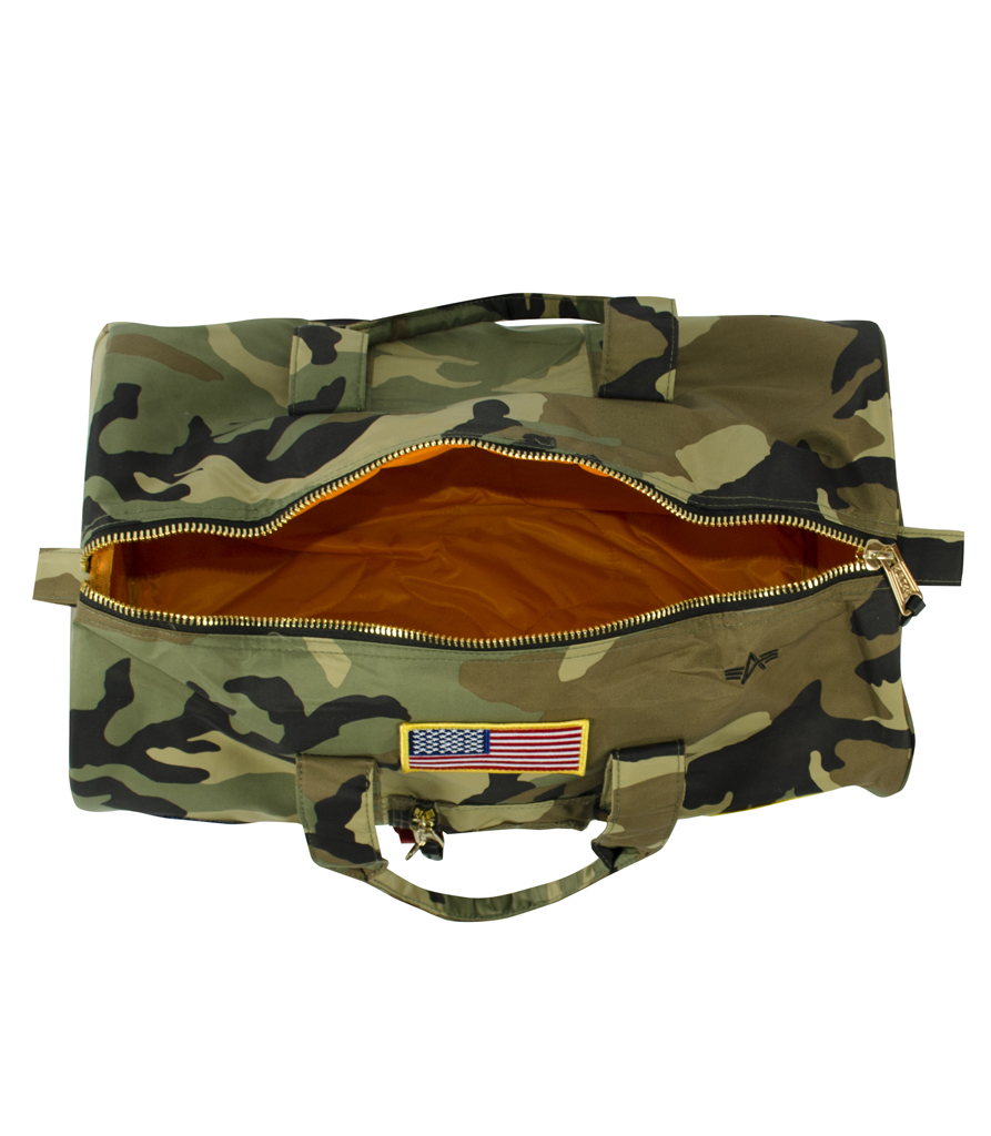 Сумка ALPHA INDUSTRIES DAY CRUISER BAG NASA camo woodland 