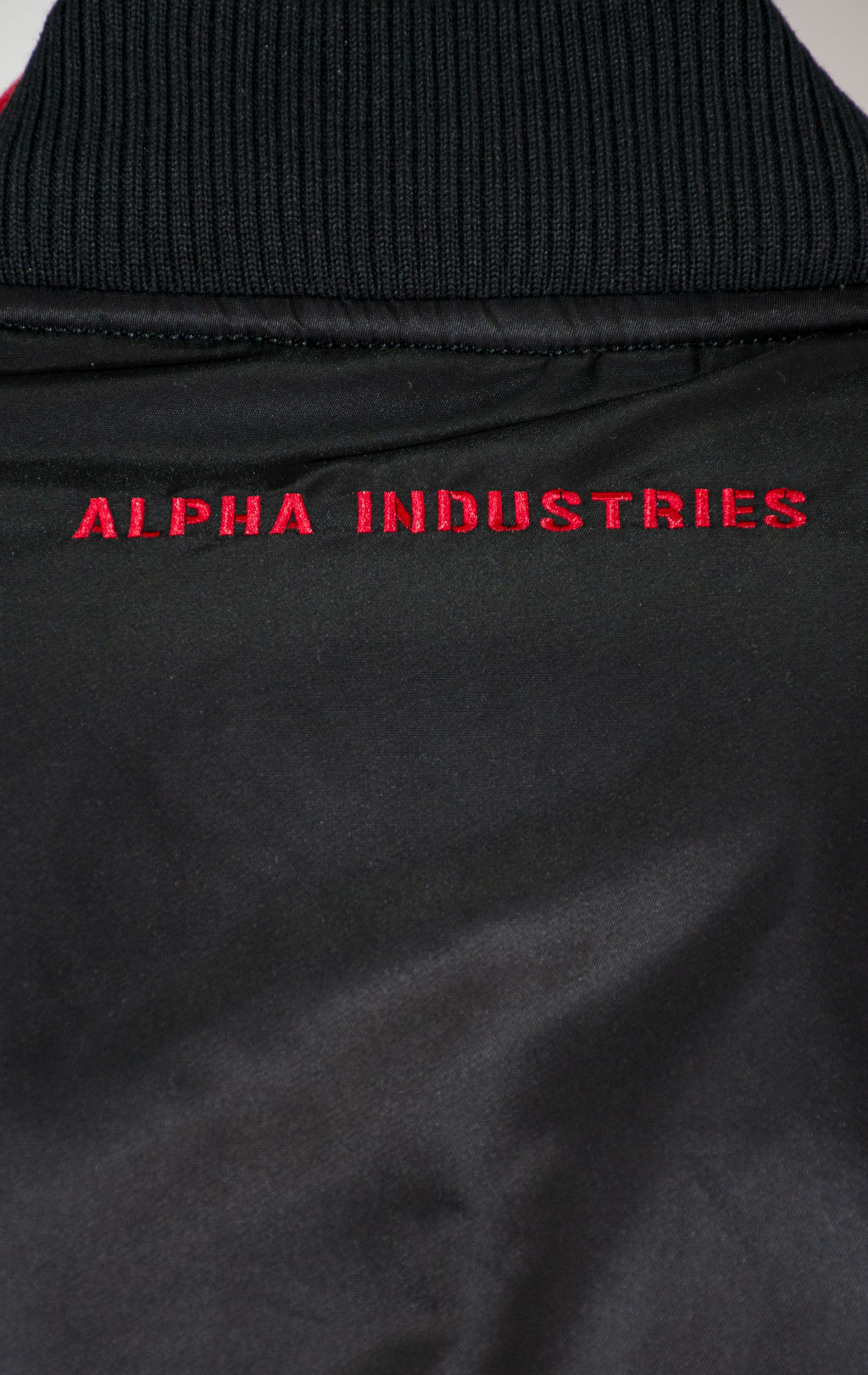 Куртка-бомбер лётная ALPHA INDUSTRIES D-Tec SE big size MA-1 black/red 