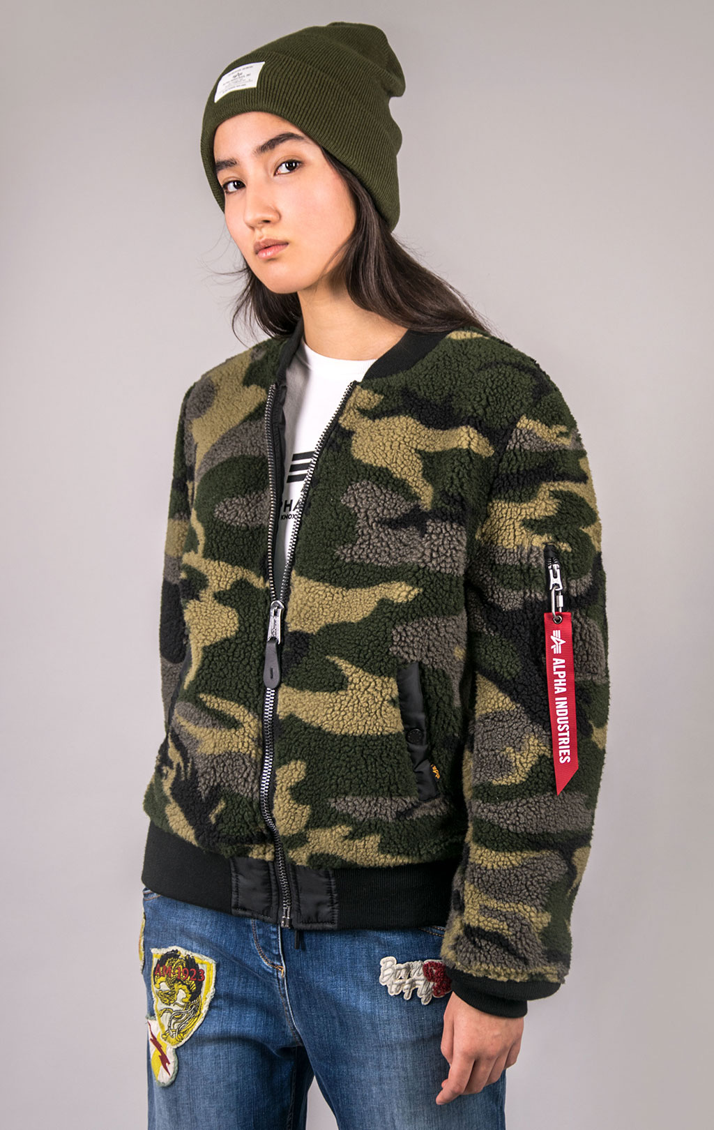 Женская куртка-пилот ALPHA INDUSTRIES двусторонняя SHERPA L-2B FW 21/22 m woodland camo 
