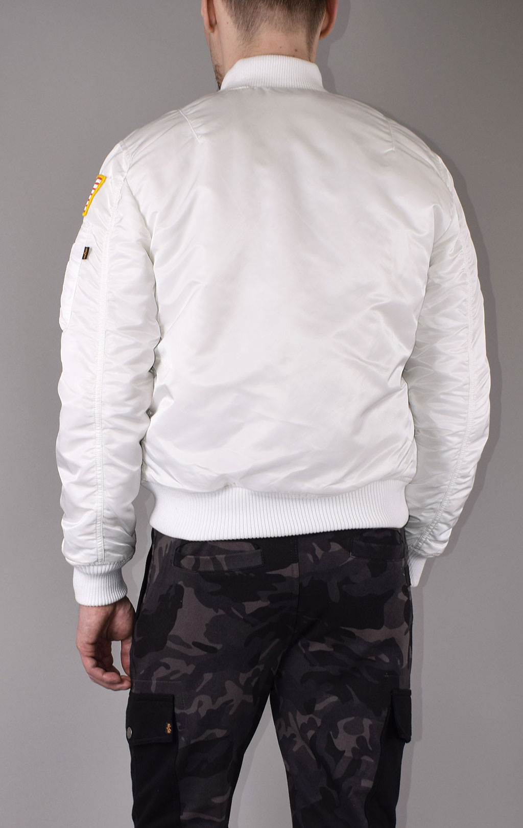 Бомбер ALPHA INDUSTRIES VF NASA MA-1 white 