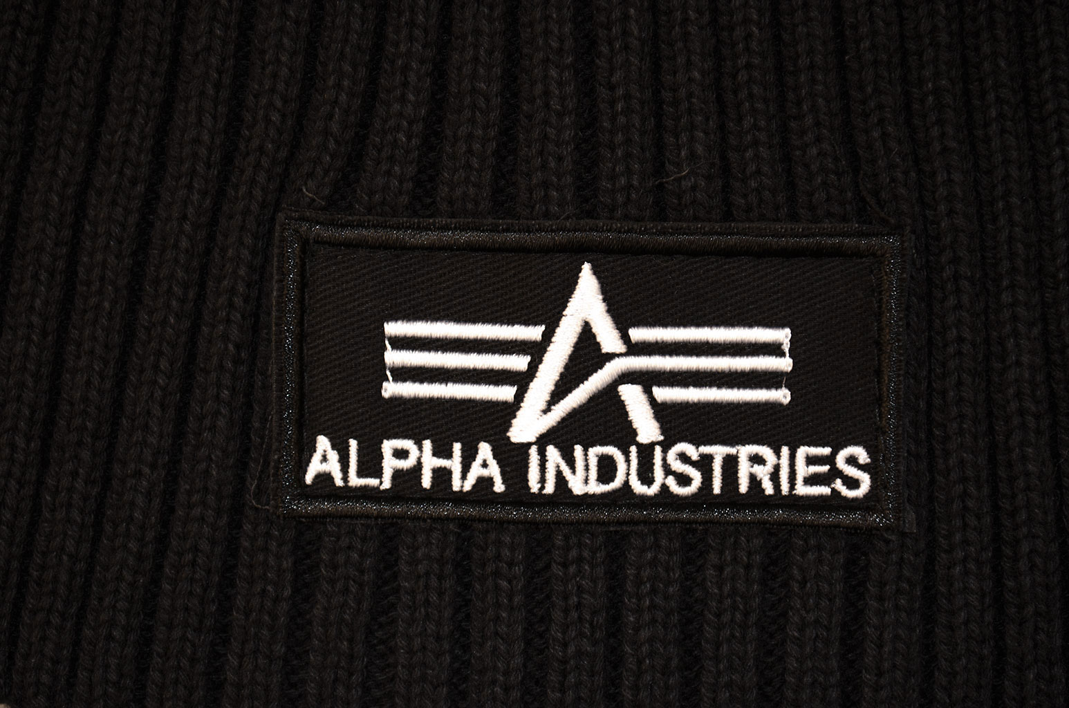 Шапка ALPHA INDUSTRIES HEAVY RIB BEANIE black washed 