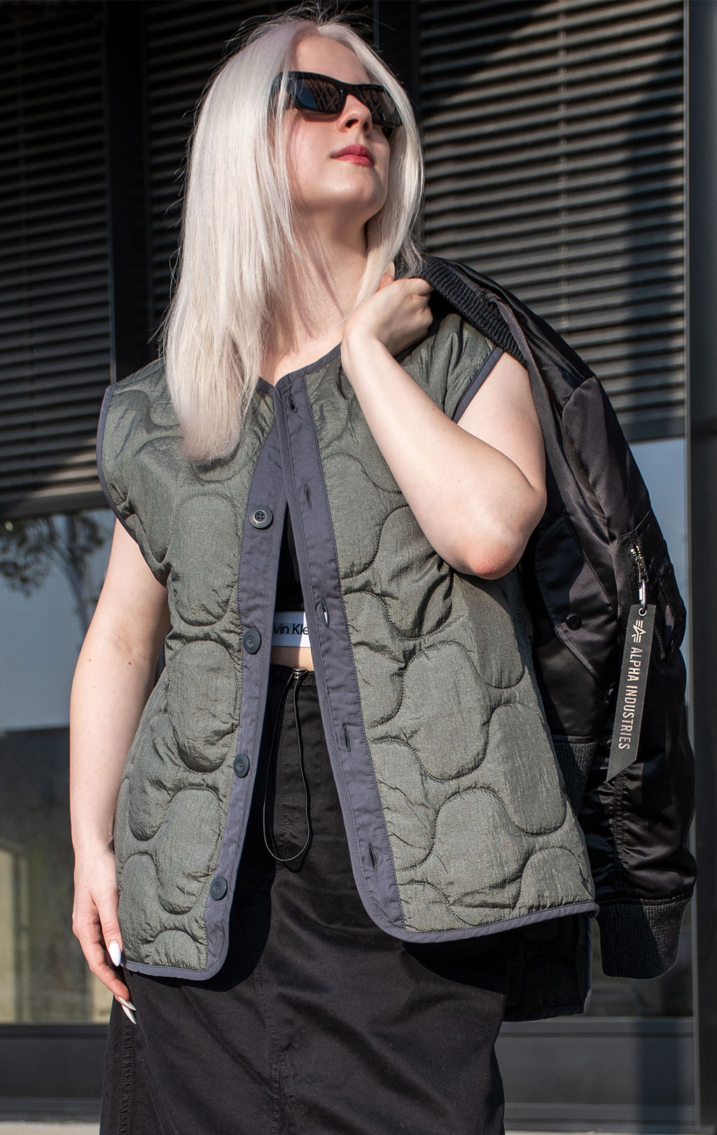 Женская куртка ALPHA INDUSTRIES MA-1 LINER FW 24/25 black 