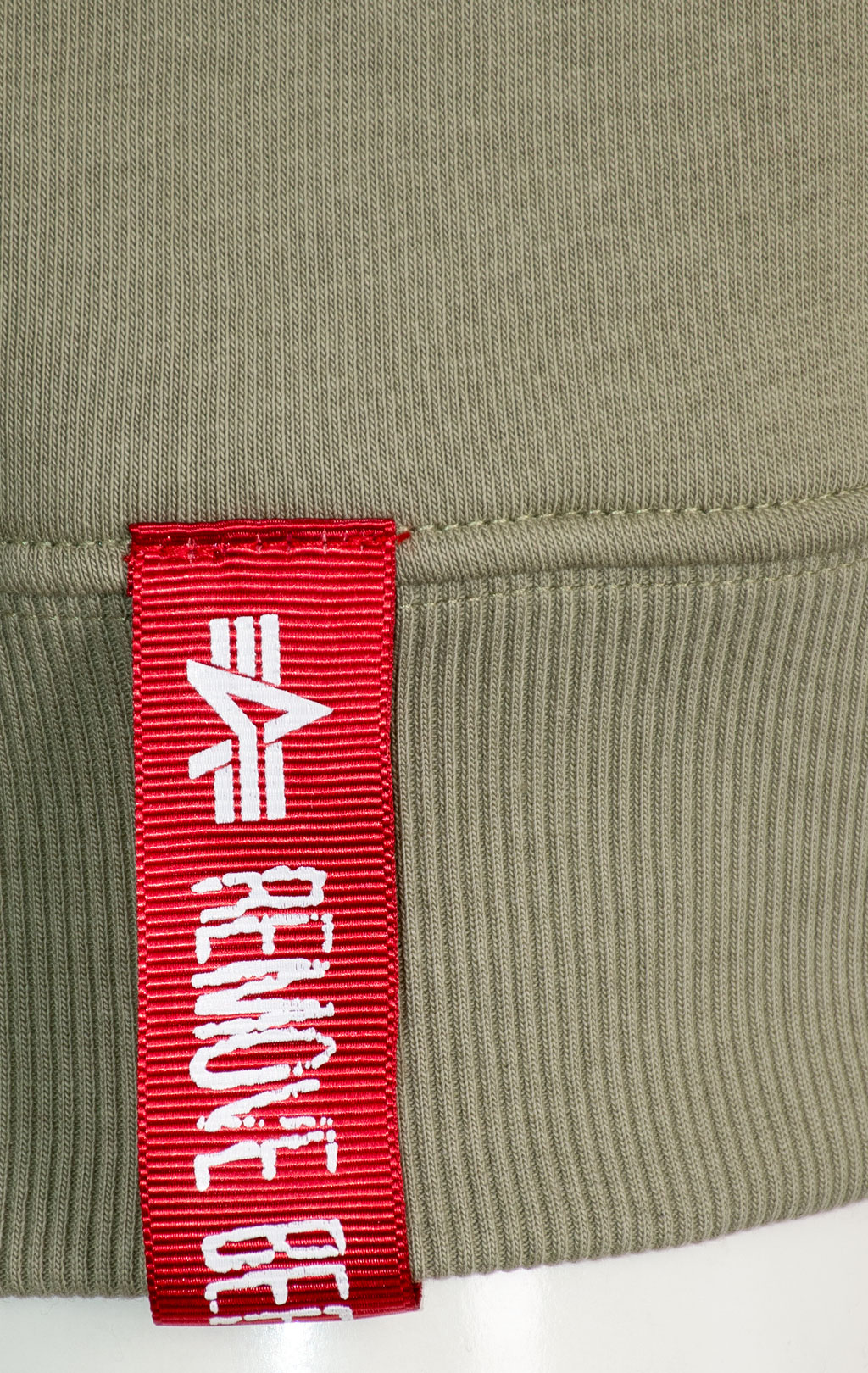 Свитшот ALPHA INDUSTRIES BASIC SWEATER olive 