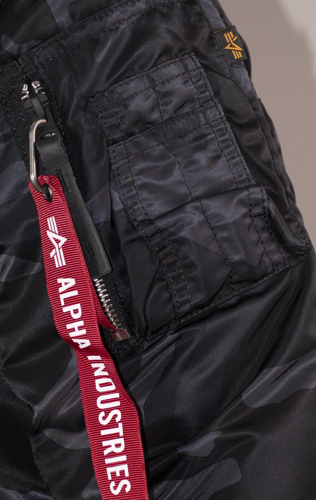 Аляска ALPHA INDUSTRIES SLIM FIT N-3B FW 21/22 m black woodland camo 
