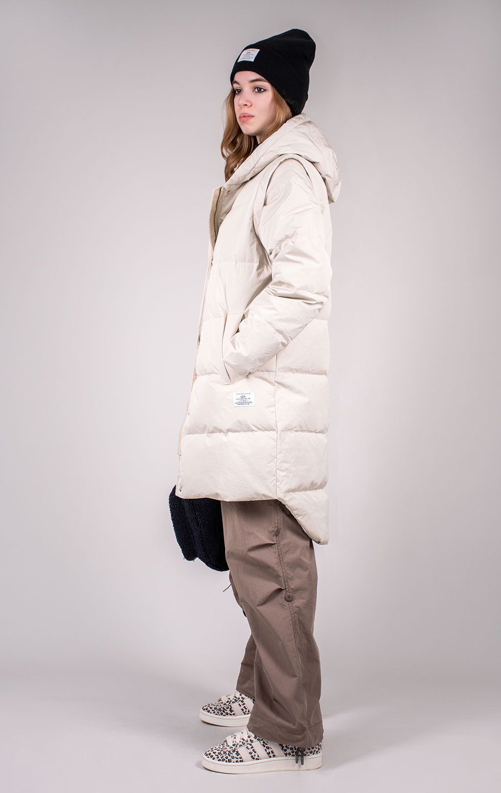 Женская куртка ALPHA INDUSTRIES SIERRA CONVERTIBLE JACKET FW 24/25 limestone 