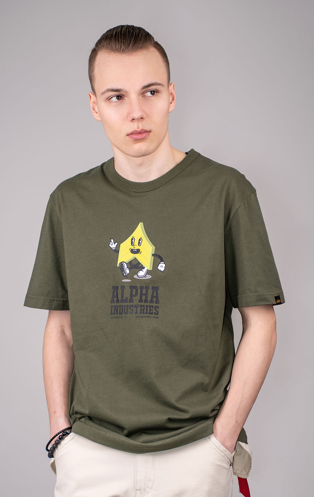 Футболка ALPHA INDUSTRIES ALPHA BADGE TEE SS 24 olive 