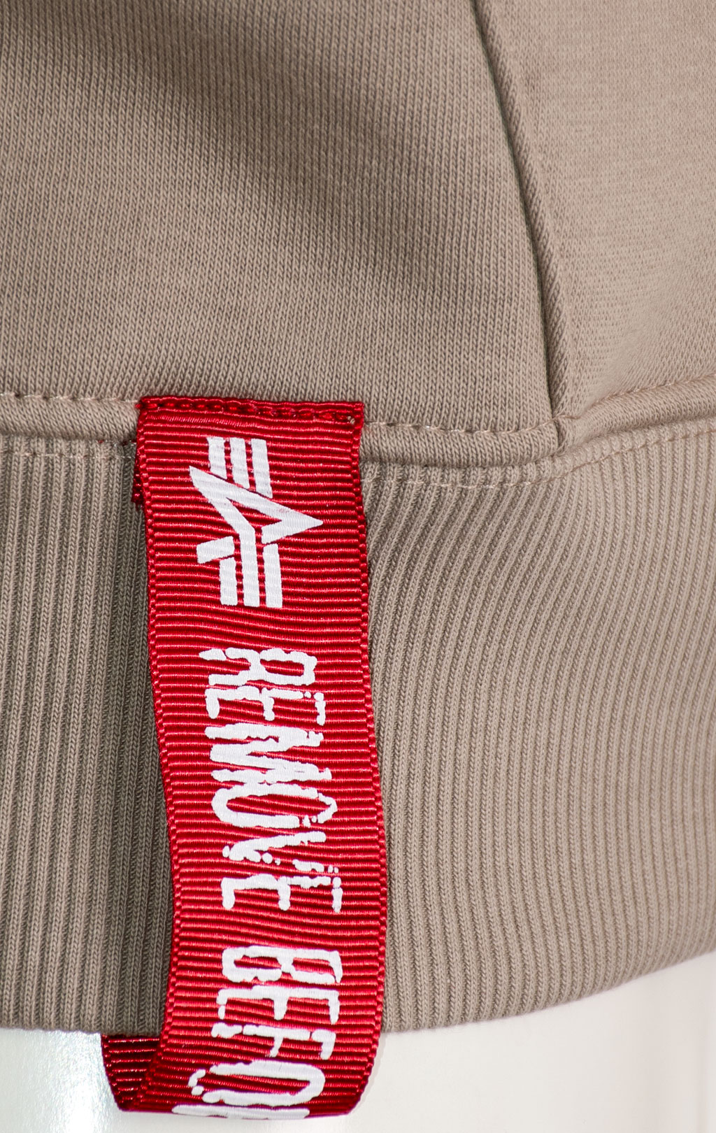Толстовка ALPHA INDUSTRIES BASIC HOODY SMALL LOGO vintage sand 