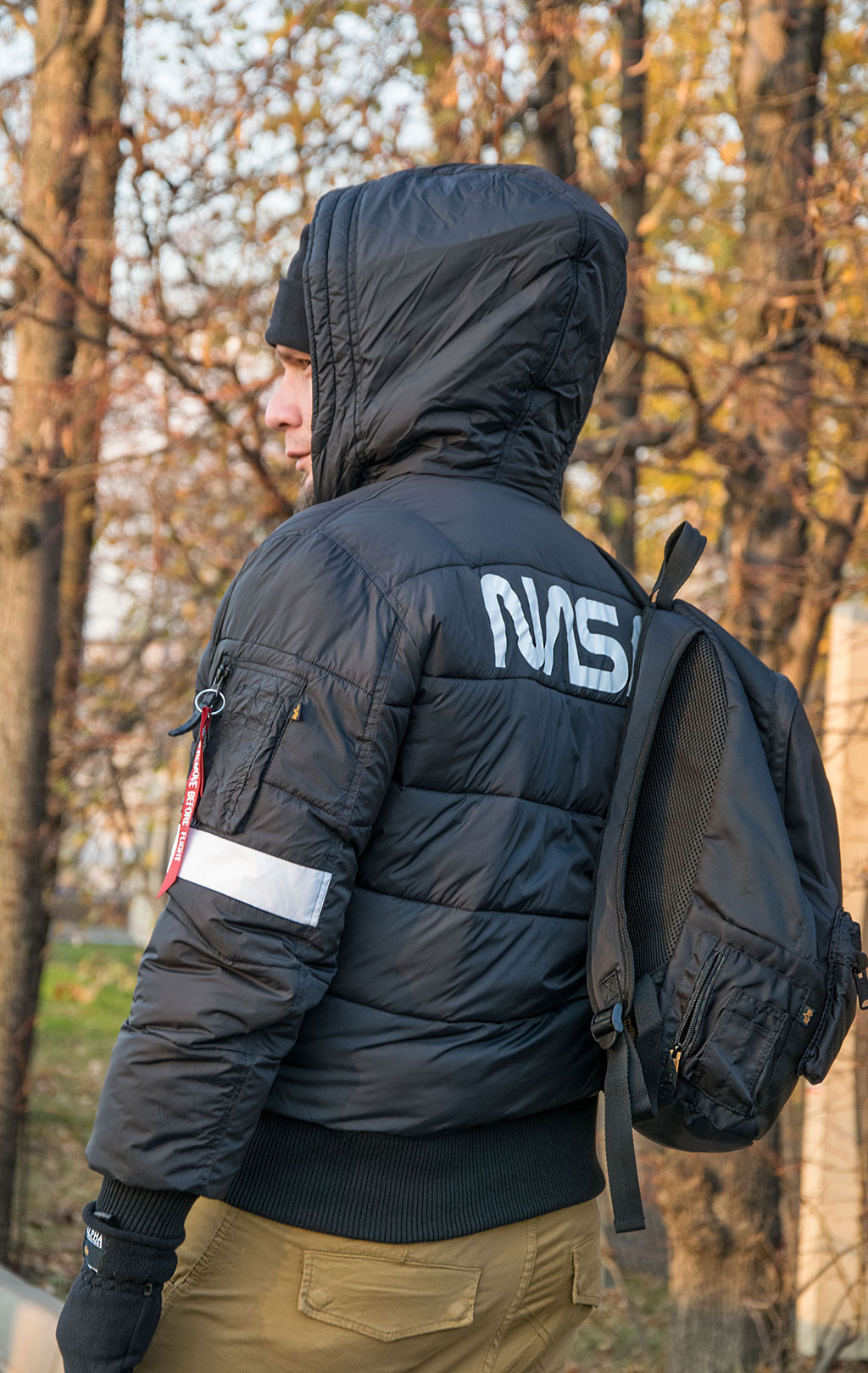 Куртка ALPHA INDUSTRIES HOODED PUFFER FD NASA black 