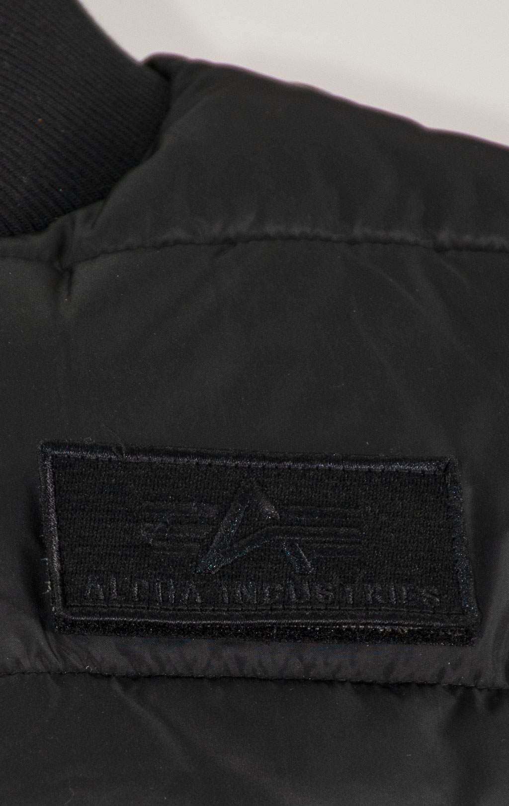 Жилет ALPHA INDUSTRIES PUFFER VEST LW black 
