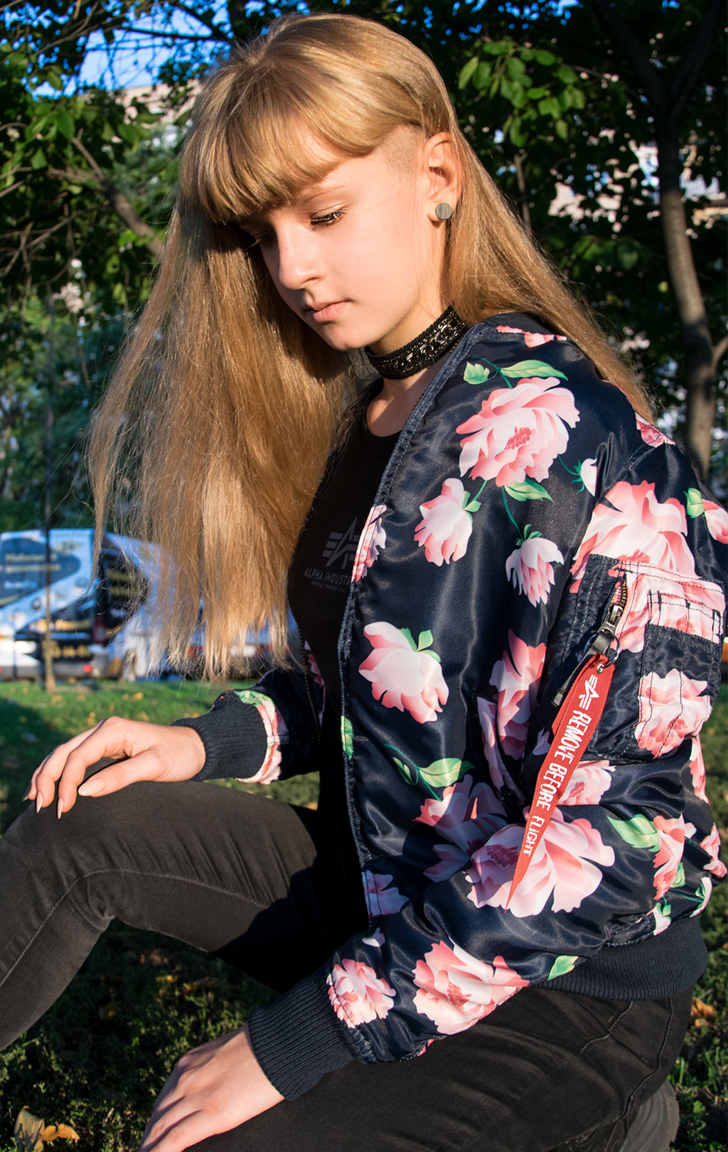 Женский бомбер ALPHA INDUSTRIES VF FLOWERPRINT MA-1 rep. blue 