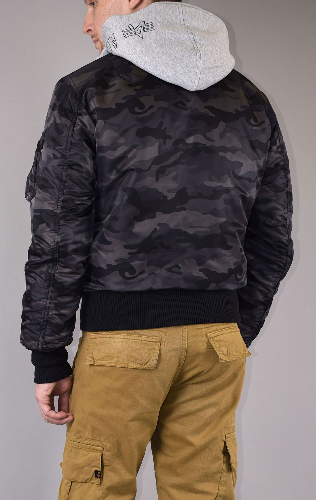 Куртка-бомбер лётная ALPHA INDUSTRIES D-Tec MA-1 black camo 