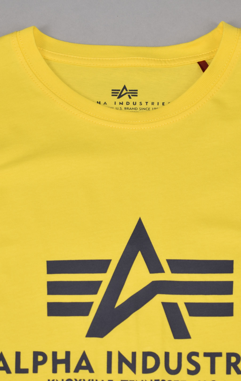 Футболка ALPHA INDUSTRIES BASIC T empire yellow 