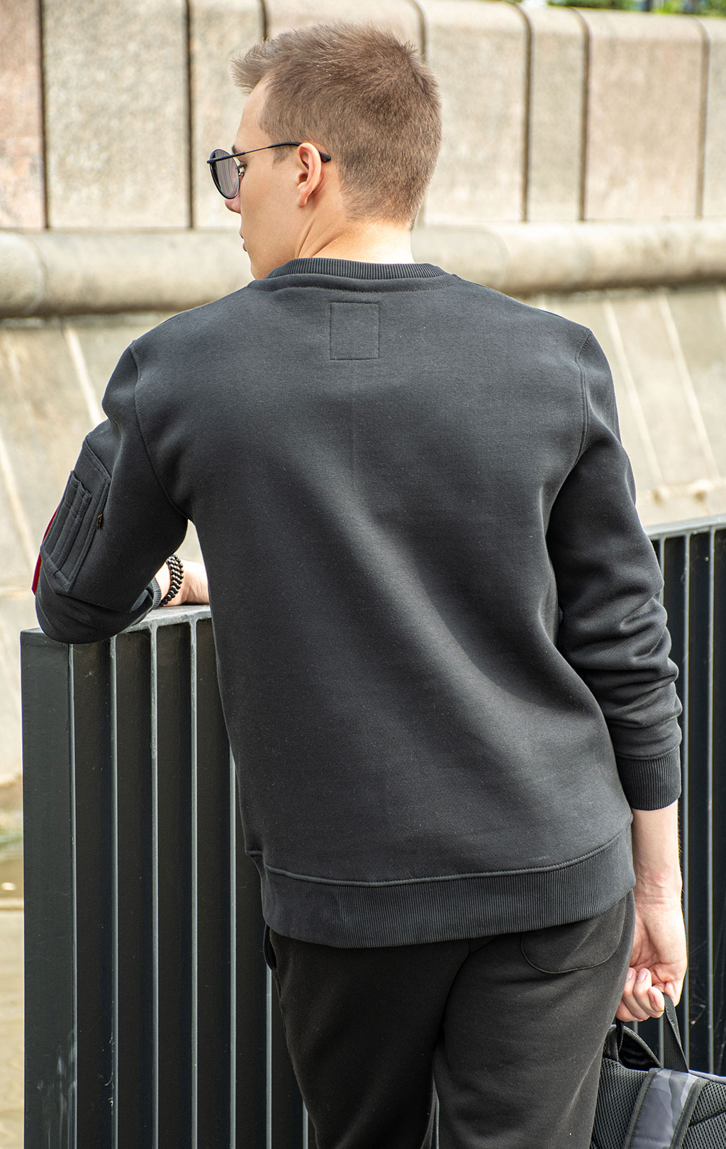 Свитшот ALPHA INDUSTRIES EMB SWEATER black 