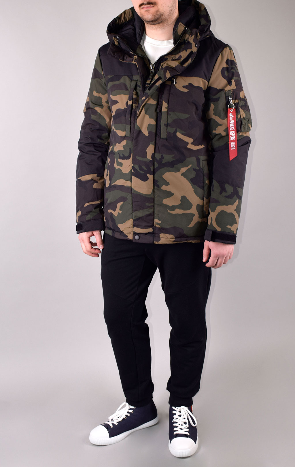 Куртка ALPHA INDUSTRIES AVALANCE PRIMALOFT dark camo woodland 