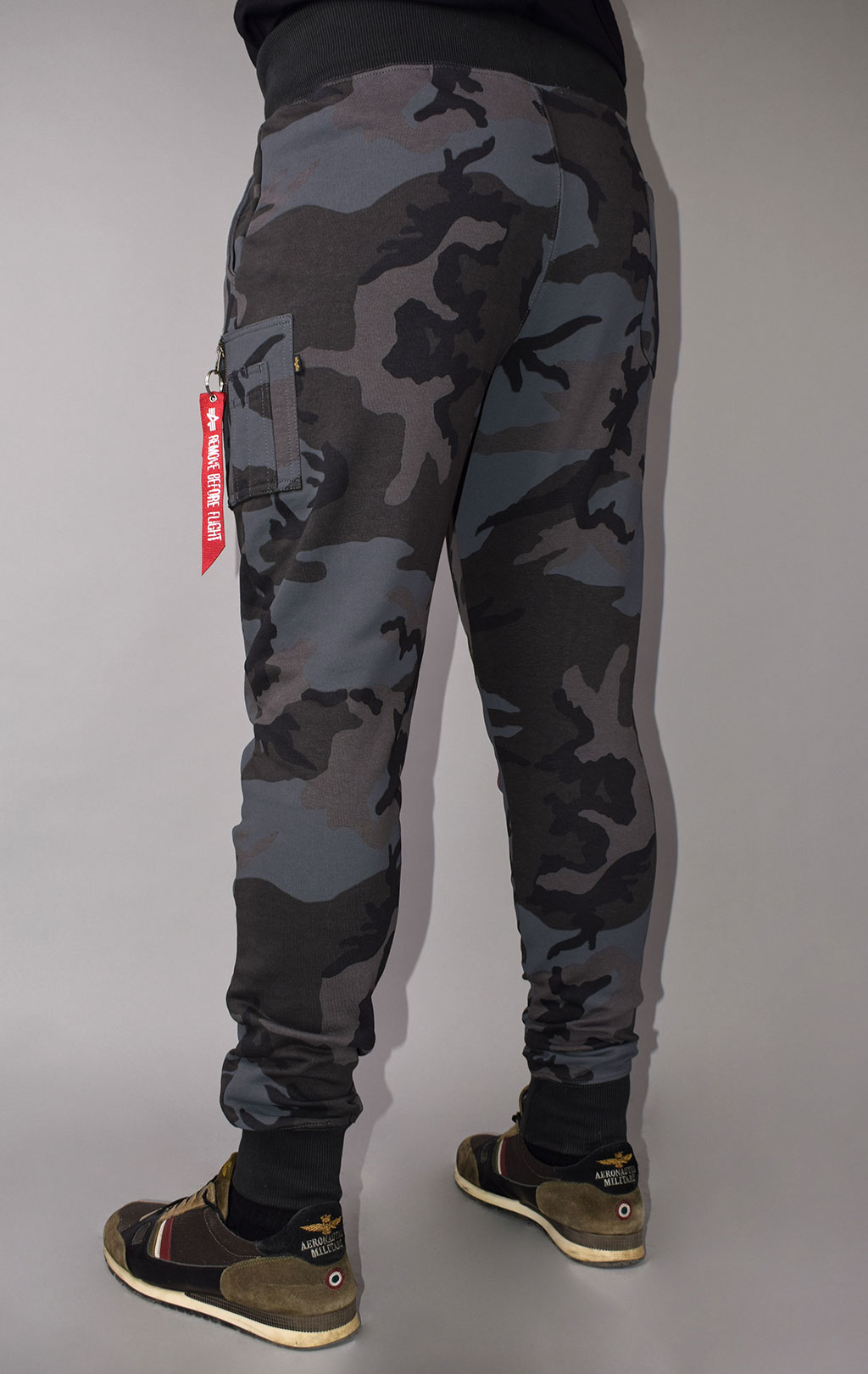 Брюки спортивные джоггеры ALPHA INDUSTRIES X-FIT CARGO black camo 