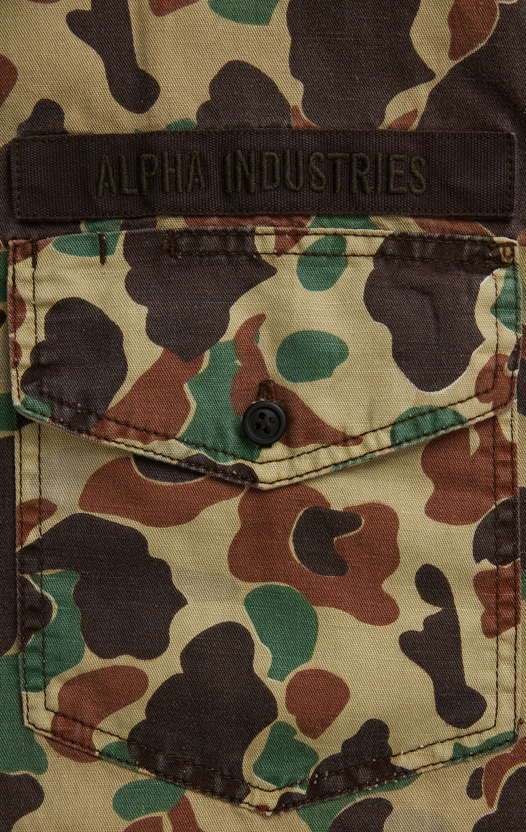 Ветровка-рубашка ALPHA INDUSTRIES SHORT SLEEVE WASHED FATIGUE SHIRT JACKET SS 24 m green frogskin camo 