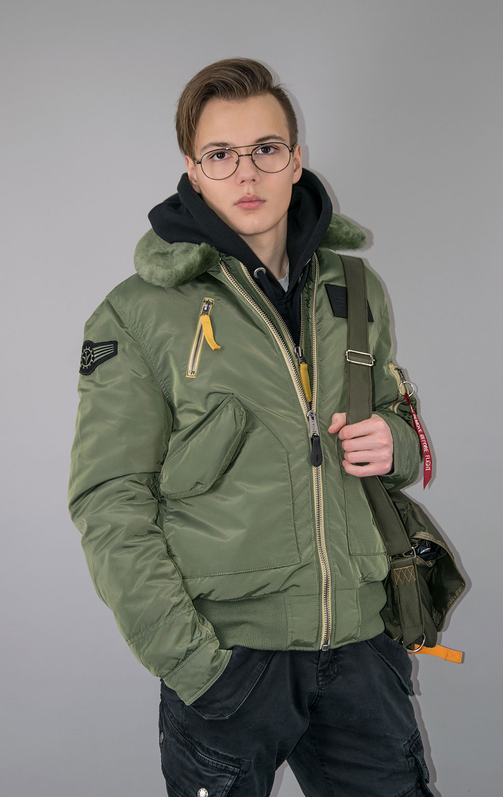 Куртка-пилот ALPHA INDUSTRIES AIR FRAME B-15 sage green 