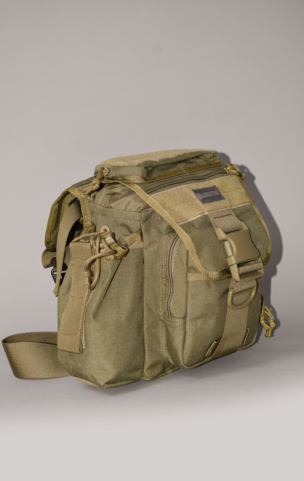 Сумка через плечо тактическая Maxpedition JUMBO VERSIPACK 26x10x22 khaki 