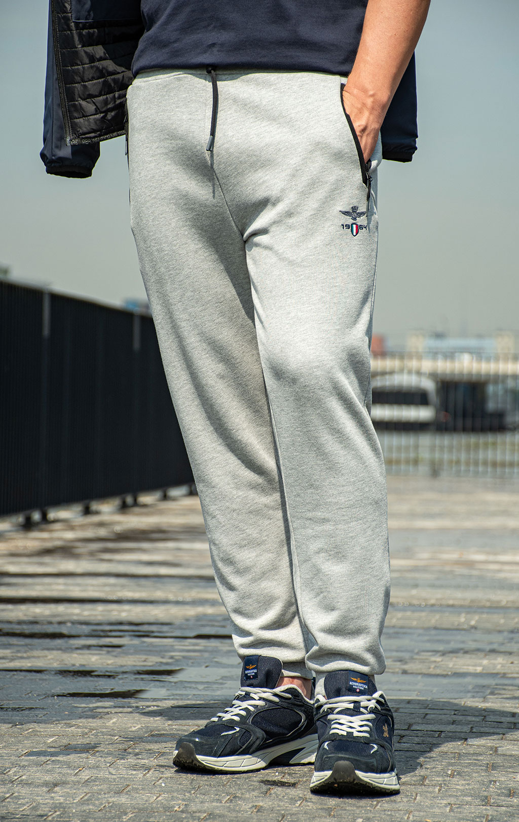 Брюки спортивные AERONAUTICA MILITARE SS 25/TR grigio melange (PF 965) 