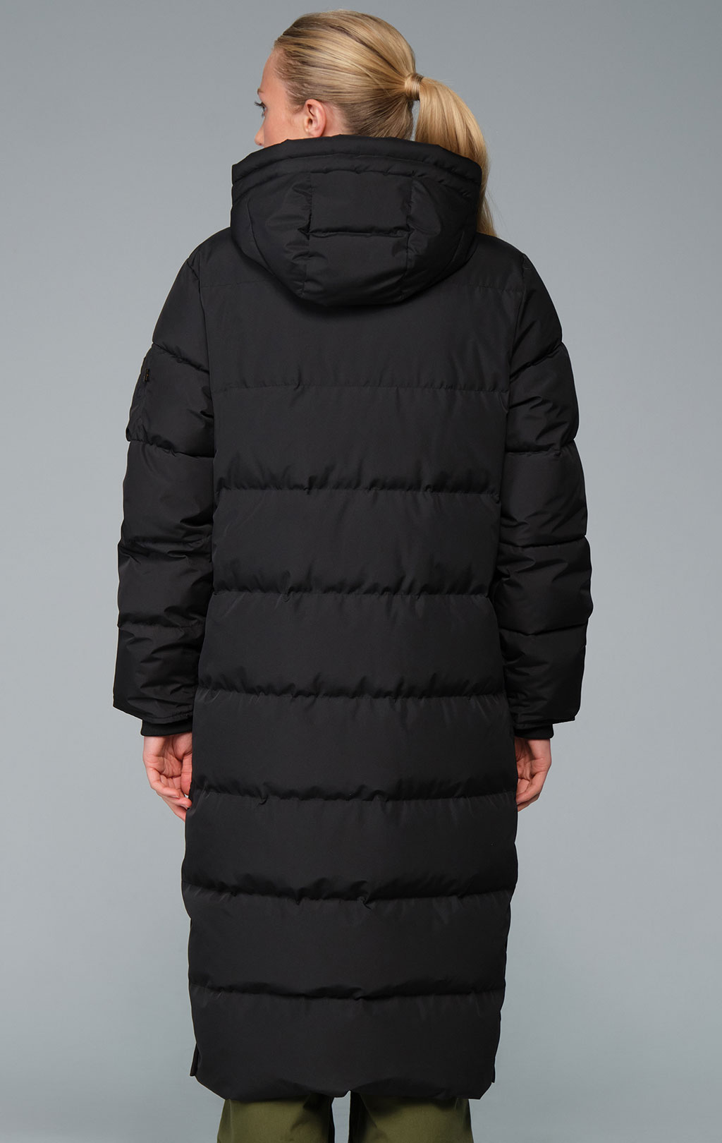 Женская куртка ALPHA INDUSTRIES SIERRA LONG RELAXED FIT PUFFER FW 26/27 black 