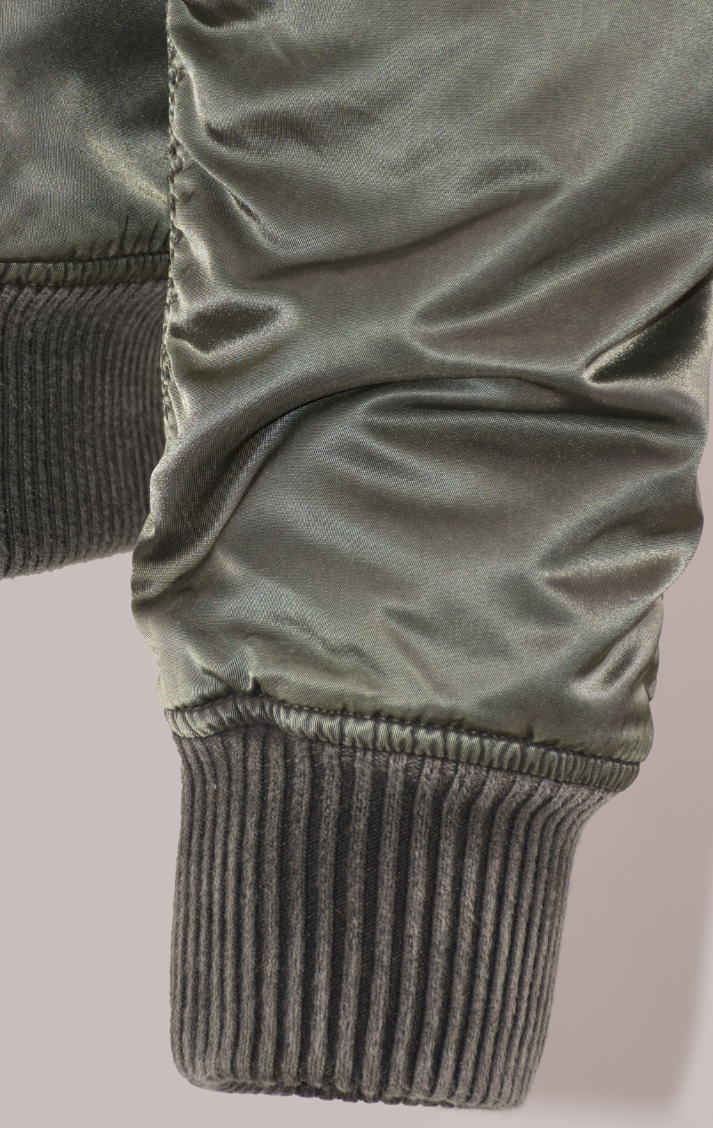 Бомбер ALPHA INDUSTRIES VF-59 BATTLEWASH MA-1 washed black olive 