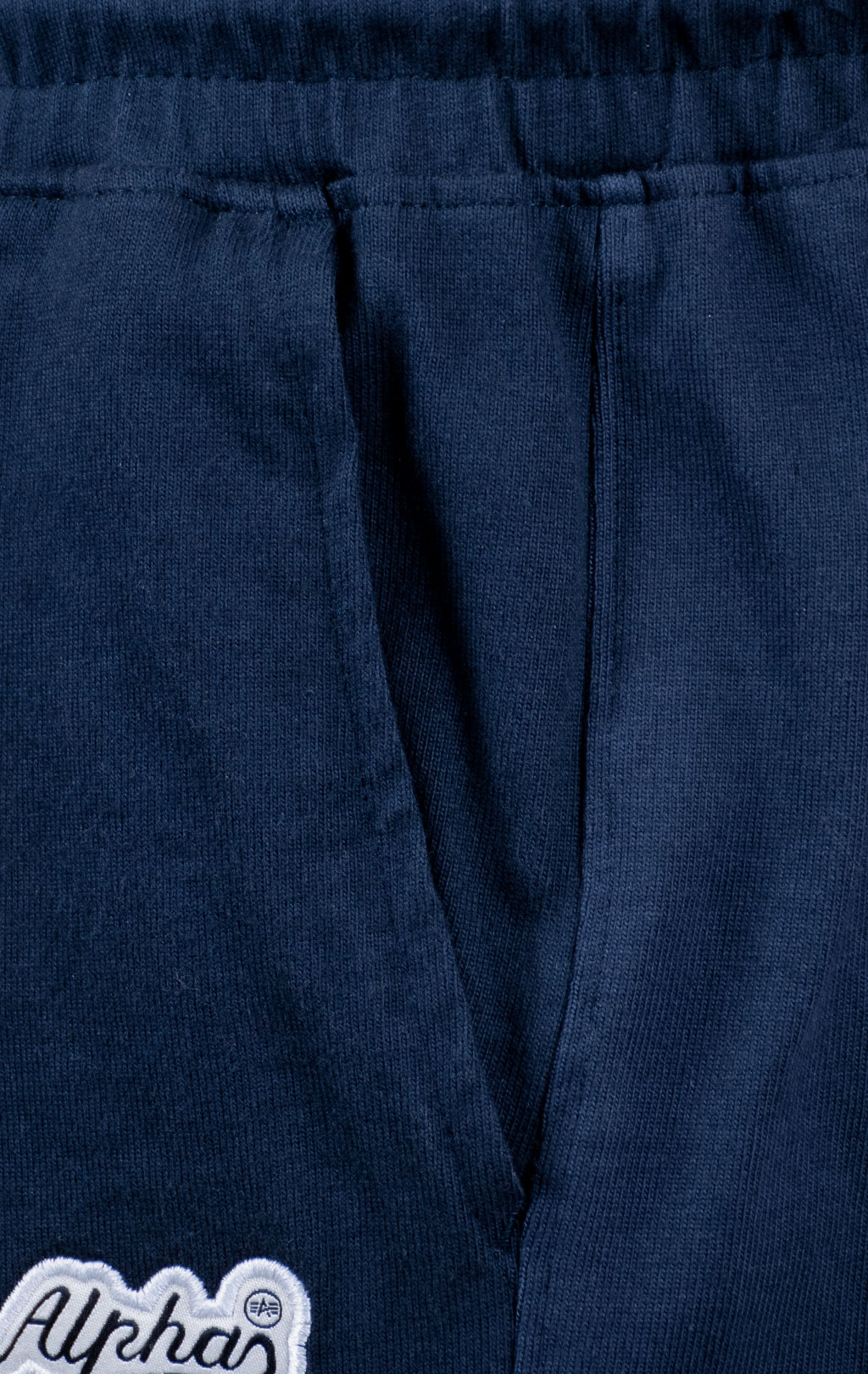 Шорты спортивные ALPHA INDUSTRIES PATCHED JERSEY SHORT SS 26 rep. blue 