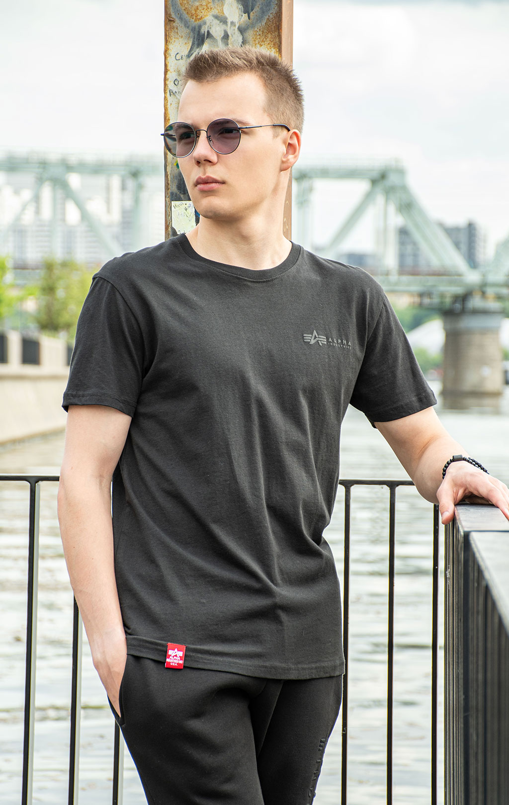 Футболка ALPHA INDUSTRIES AIR FORCE T black 