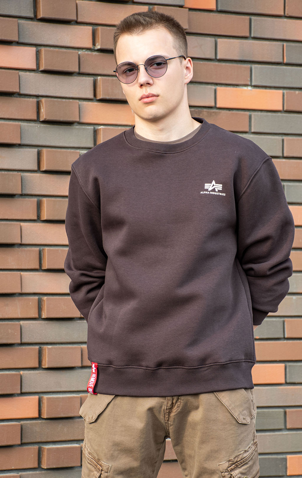 Свитшот ALPHA INDUSTRIES BASIC SWEATER SMALL LOGO hunter brown 