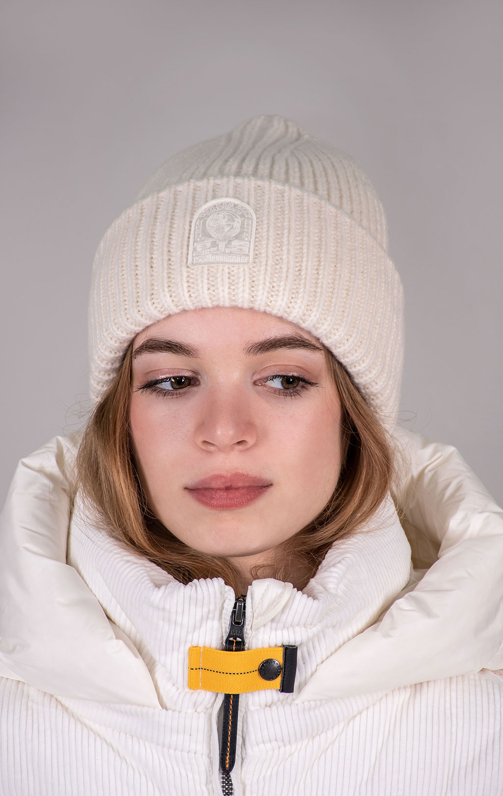 Шапка вязаная PARAJUMPERS MOONEYE HAT FW 24/25 off white 