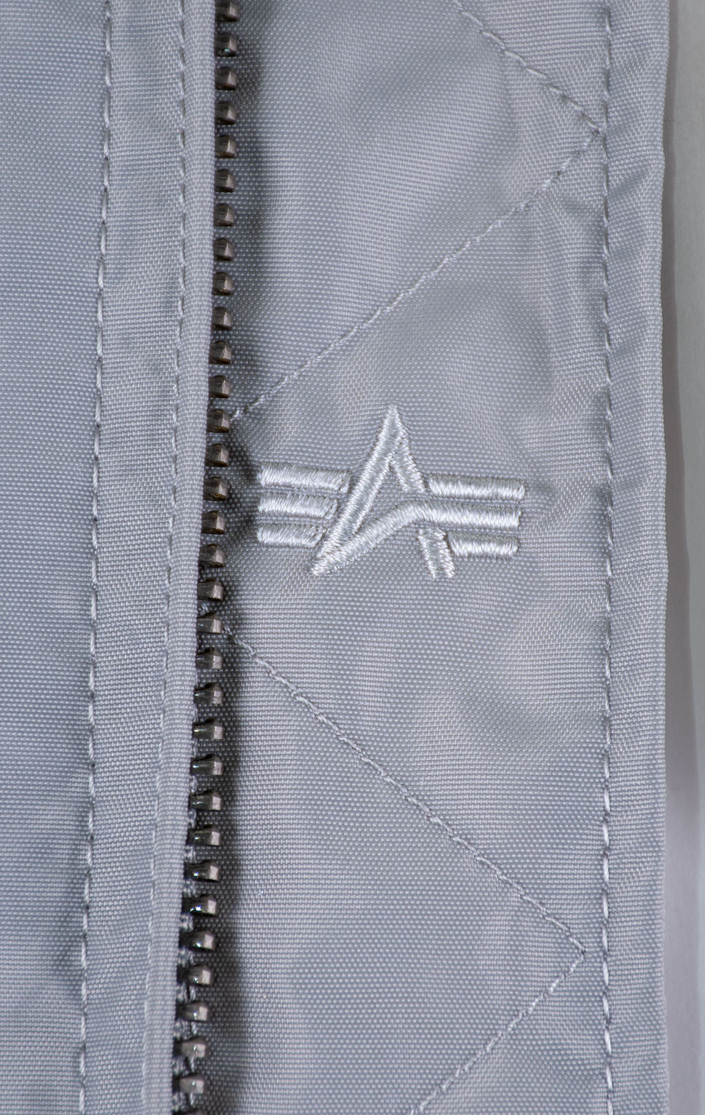 Ветровка-бомбер ALPHA INDUSTRIES MA-1 TT NASA REVERSIBLE II silver 